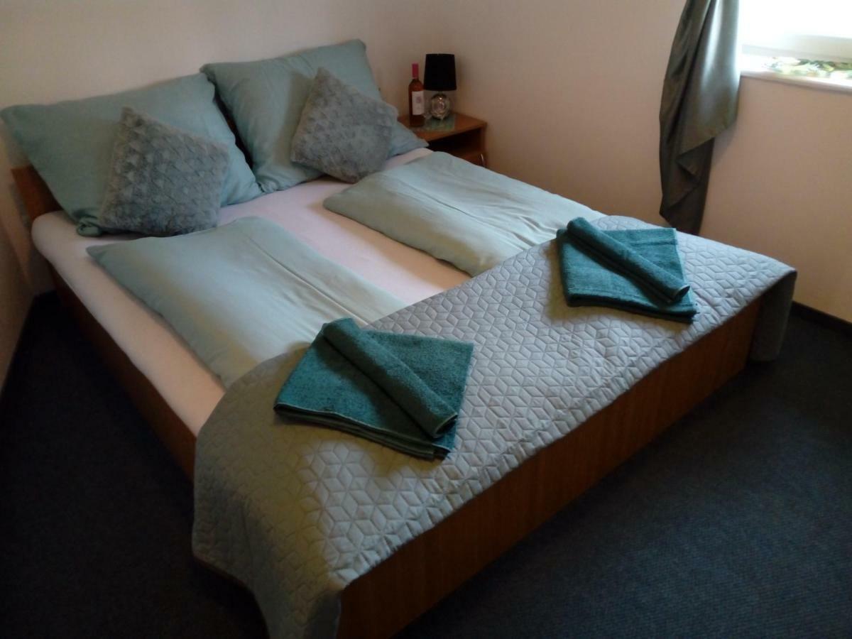 Yorki Panzio Hotell Alsóörs Eksteriør bilde