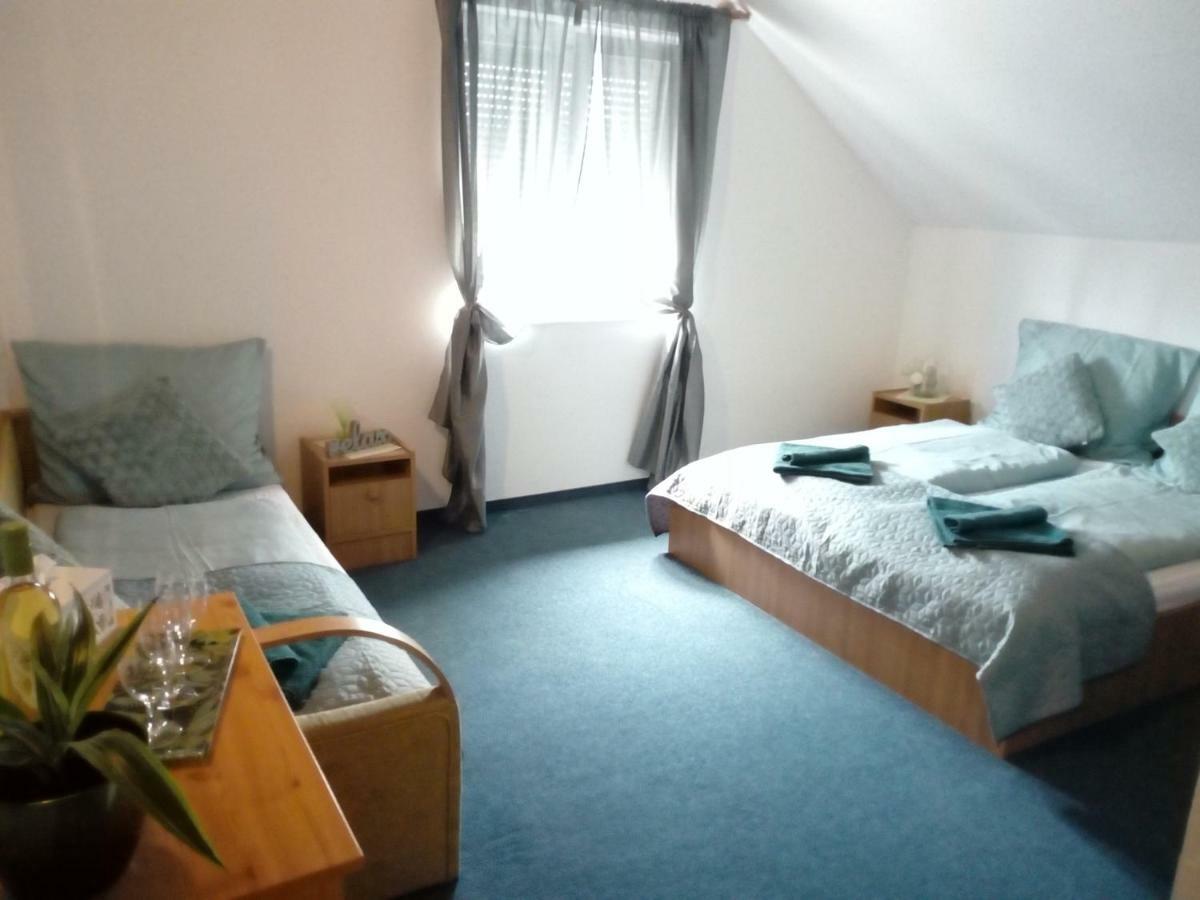 Yorki Panzio Hotell Alsóörs Eksteriør bilde